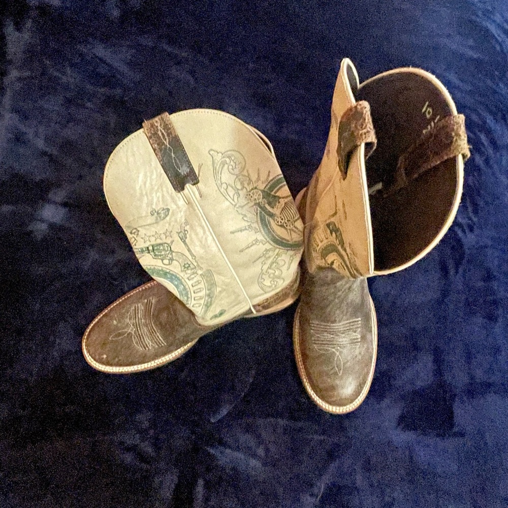 Ariat slip on boots brand new!